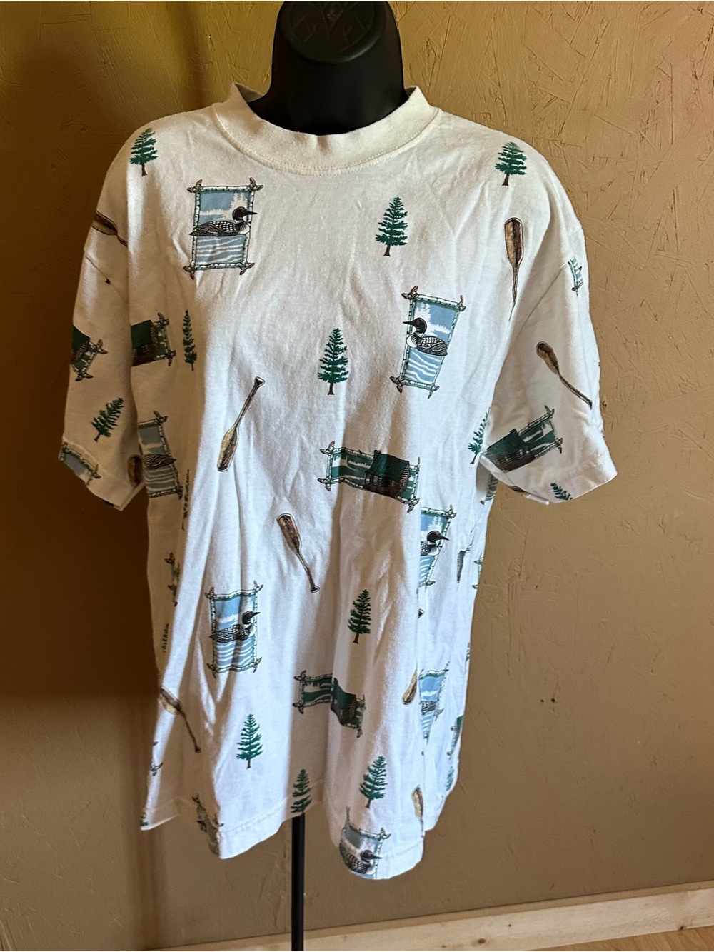 Men's Vintage Art Unlimited White Short-Sleeve Graphic Shirt w/ loons & cabins